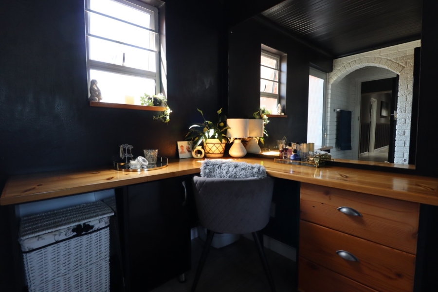 4 Bedroom Property for Sale in Sherwood Eastern Cape